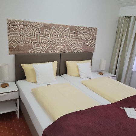 Kurparkhotel-Gemuend Экстерьер фото